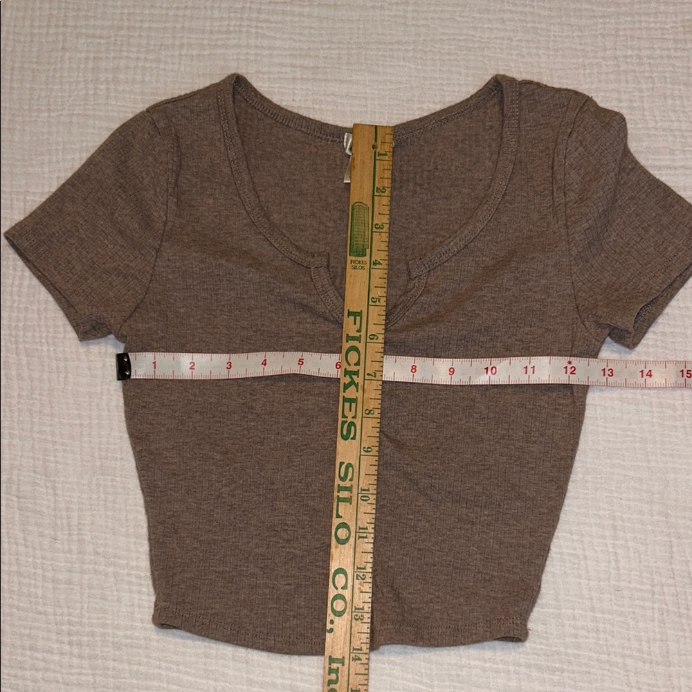 Bozzolo Womens Ribbed Crop Top Brown Small Fitted 3 Button Festival Concert - Picture 8 of 10